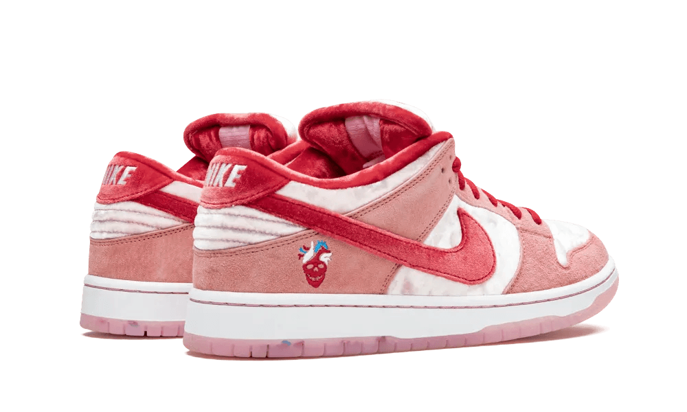 Nike SB Dunk Low Strange Love Skateboards (Regular Box)